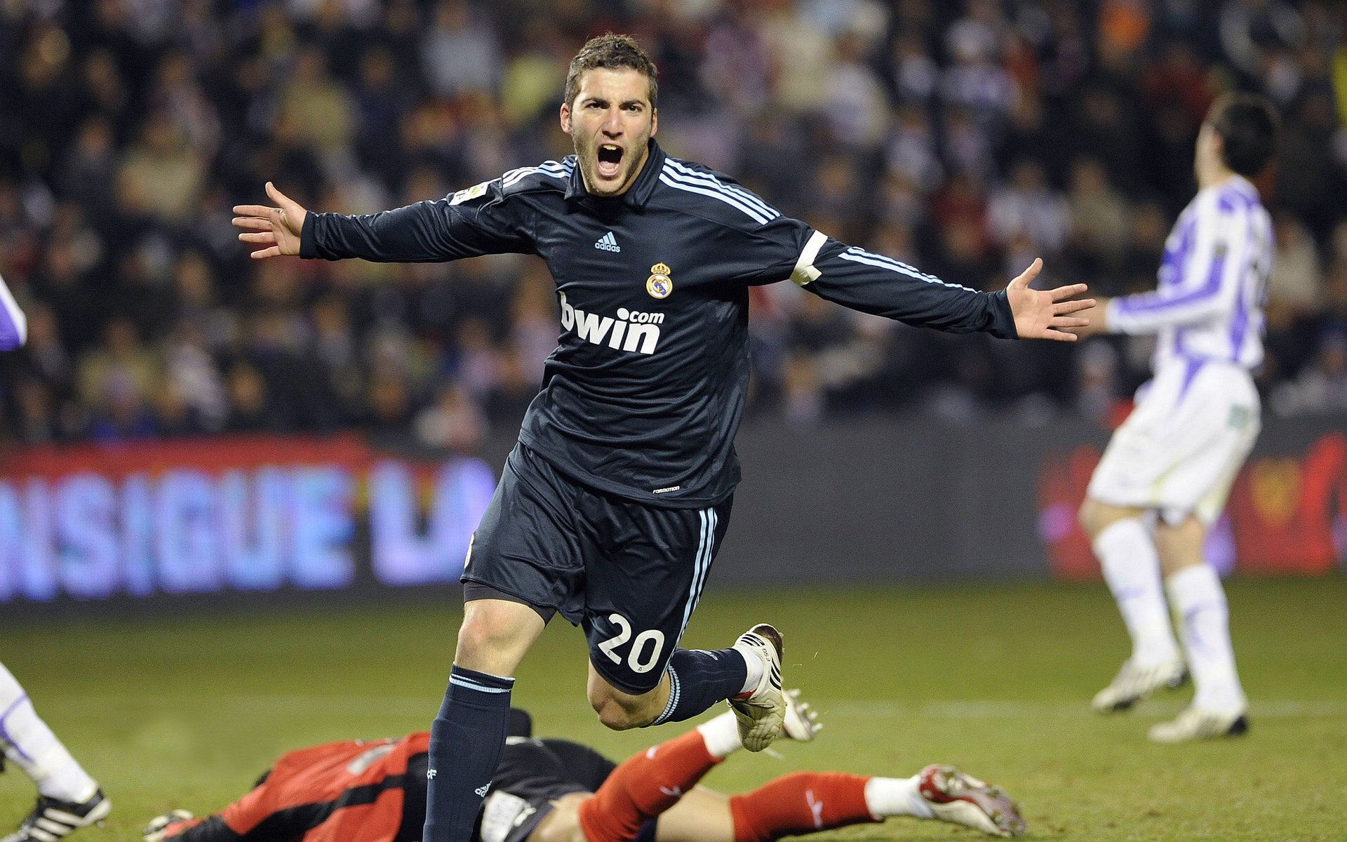 法网半决赛激情夜！哈兰德里突外投，北京首钢险胜罗马-九游会在线